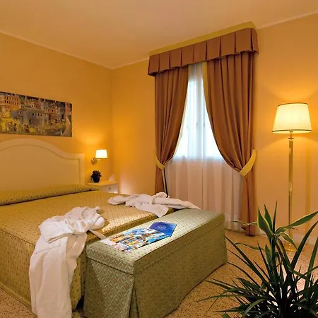 Lägenhet Panoramic Plaza Abano Terme
